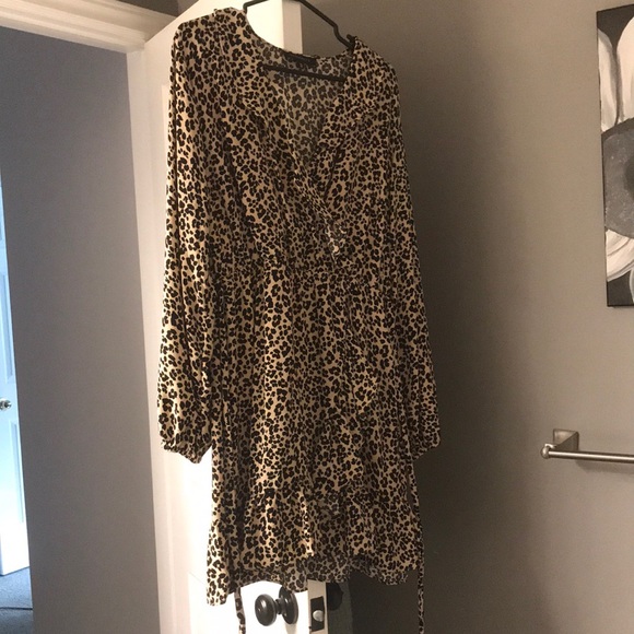 Gorgeous leopard print dress - Picture 1 of 5